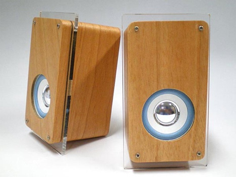 ipod wooden speakers from evergreen classic look